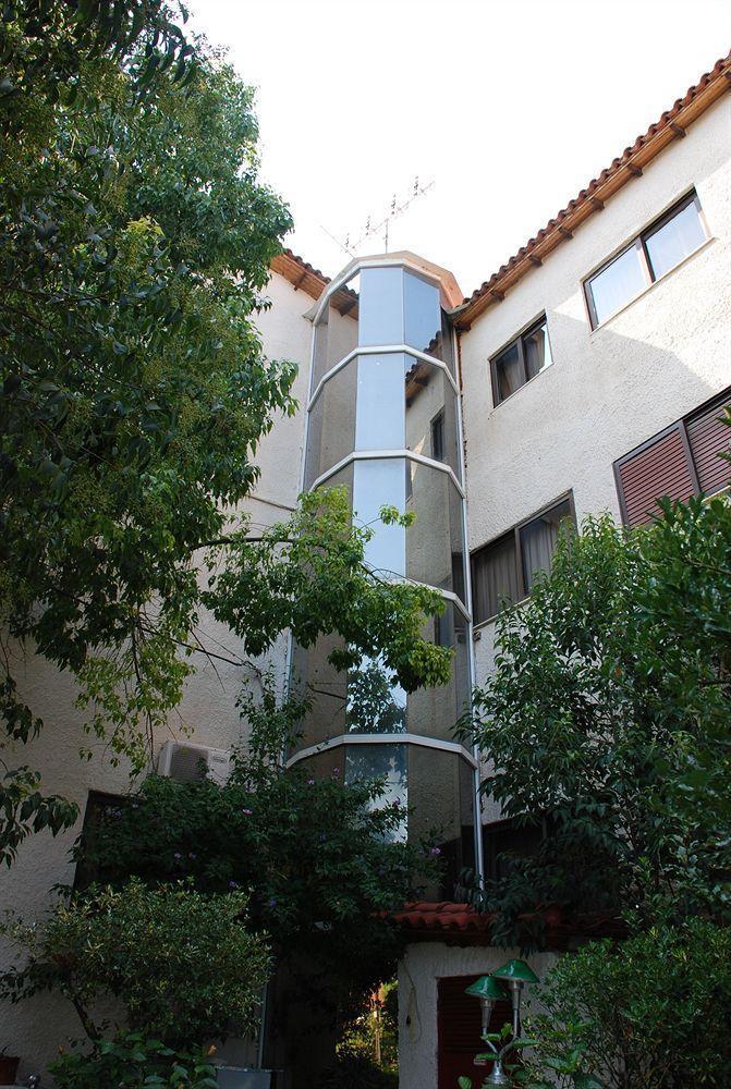 Themisto Hotel